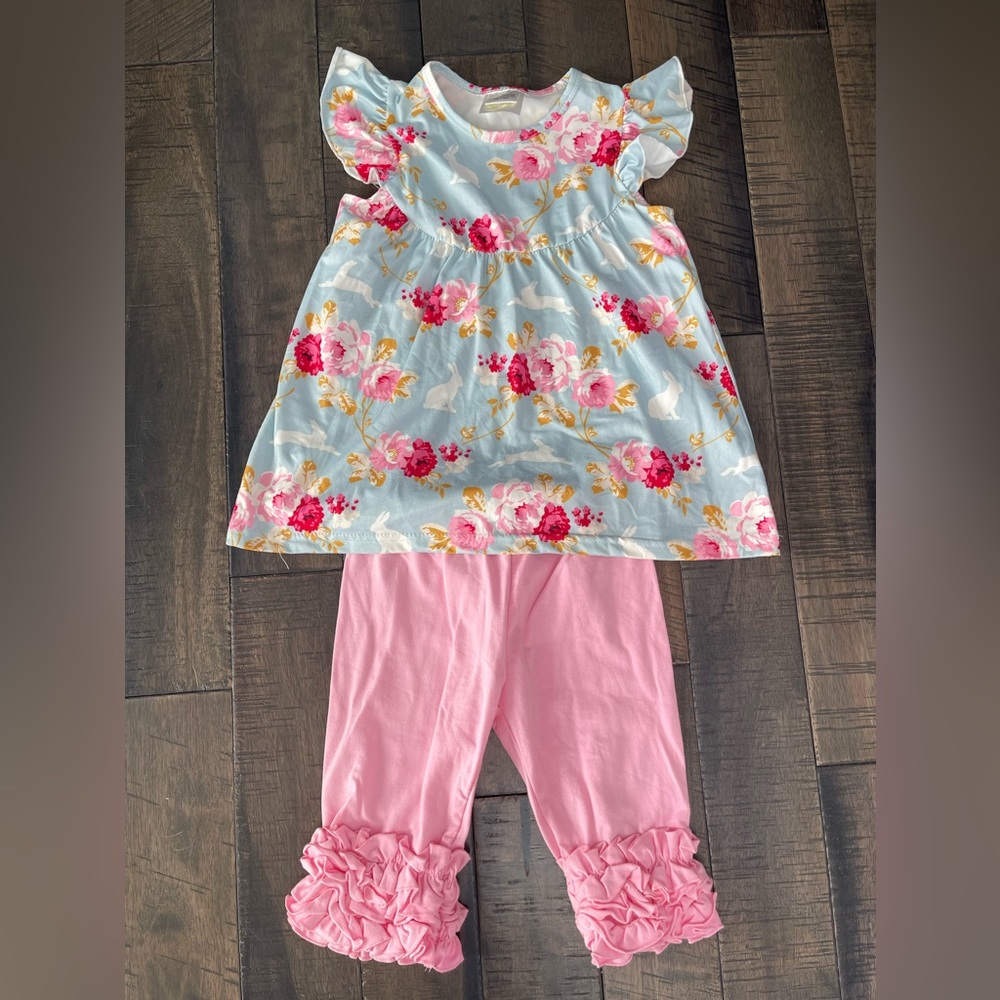 Girls honeydew kids clothing, two-piece outfit. Fits like a 4/5